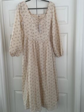 Neuflora Cream Floral Long Sleeve Midi Dress- NWT